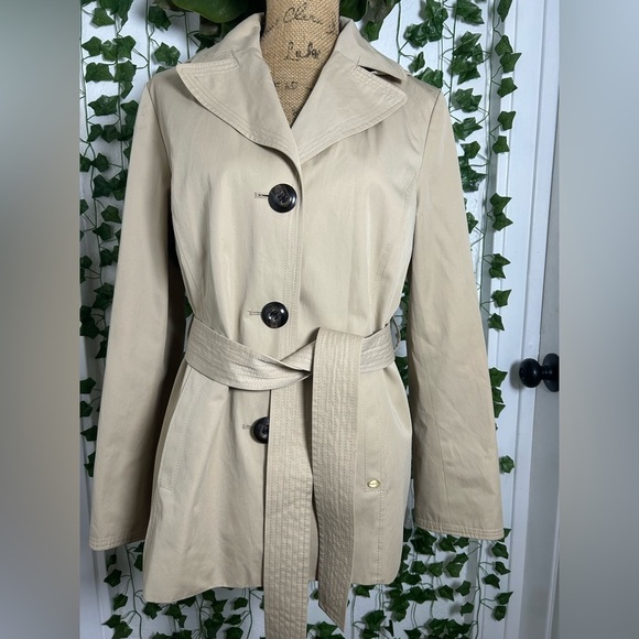 Ellen Tracy Tan Trench Coat with Belt and Lapel - Picture 2 of 6